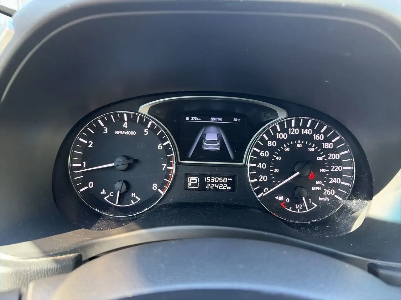 Nissan Pathfinder снимка Nissan Pathfinder