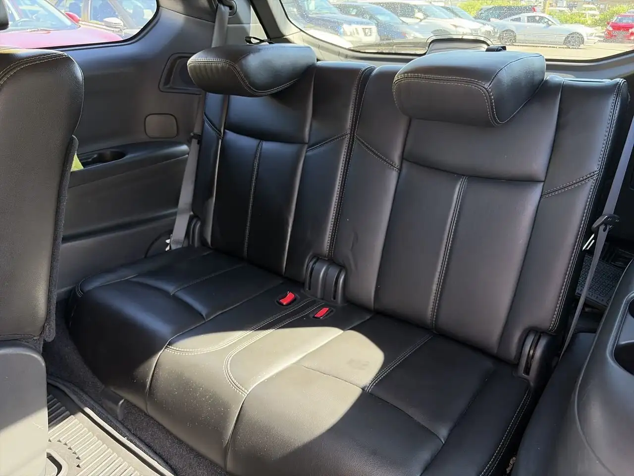 Nissan Pathfinder снимка Nissan Pathfinder