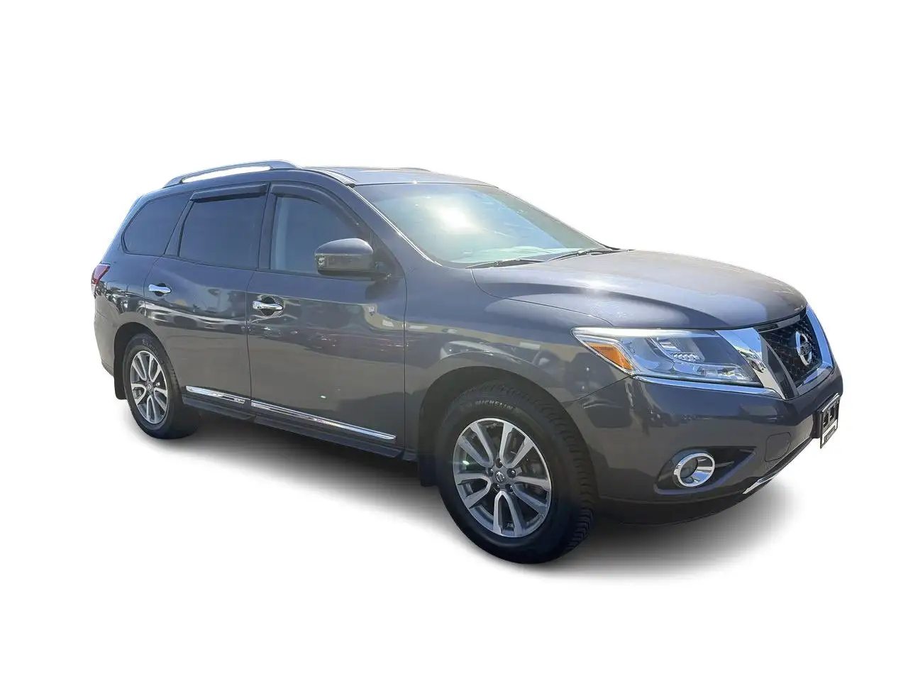Nissan Pathfinder снимка Nissan Pathfinder