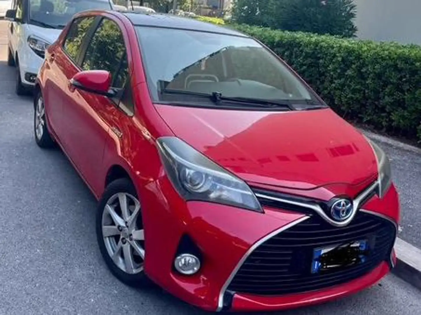 Toyota Yaris 1.5 style Rosso - 1