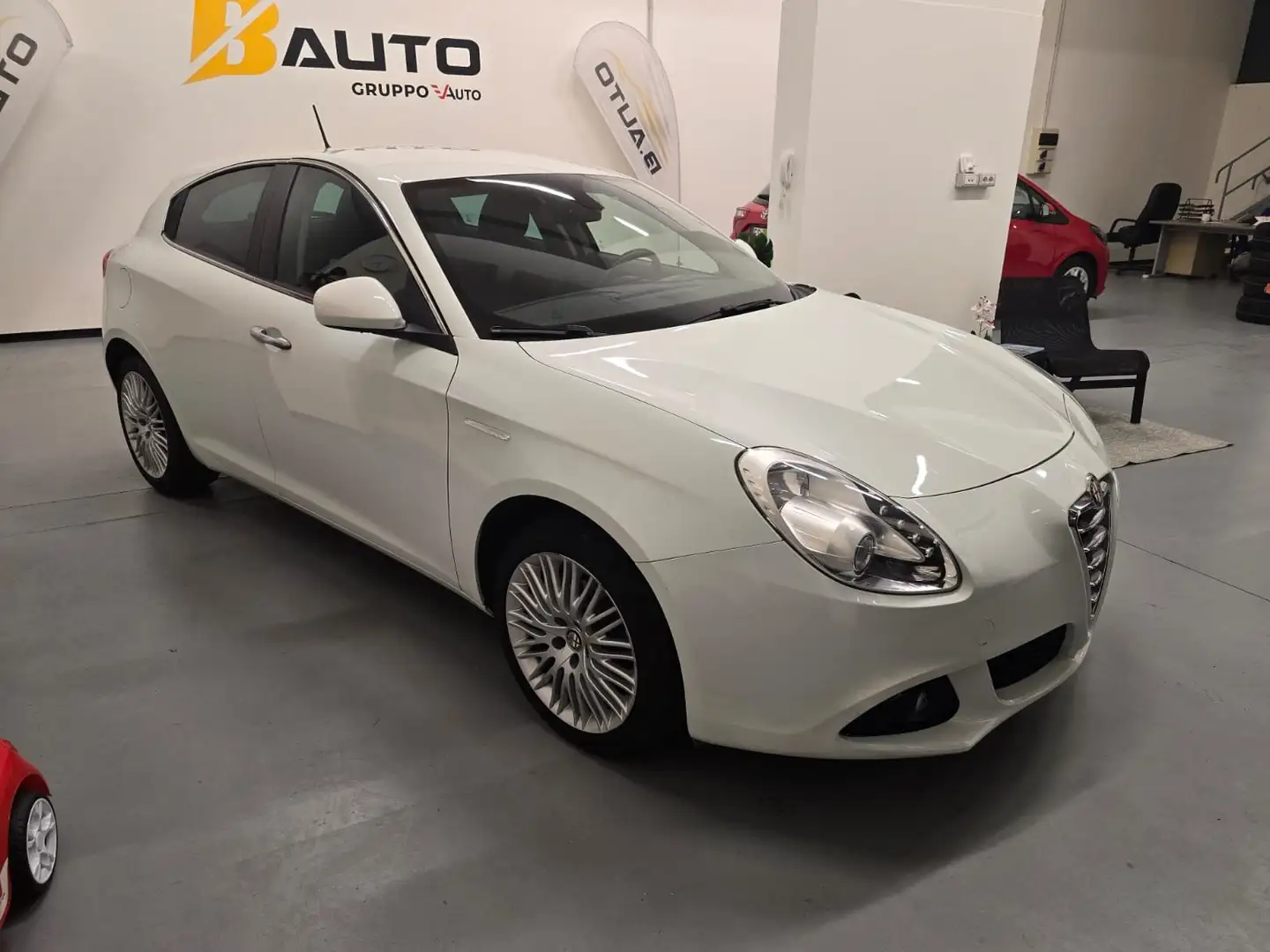 Alfa Romeo Giulietta Giulietta III  1.4 t. Distinctive 120cv Білий - 2