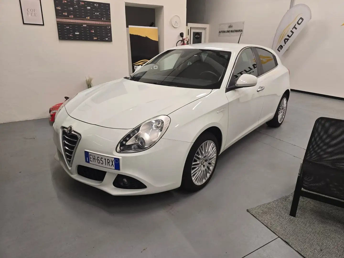 Alfa Romeo Giulietta Giulietta III  1.4 t. Distinctive 120cv Білий - 1