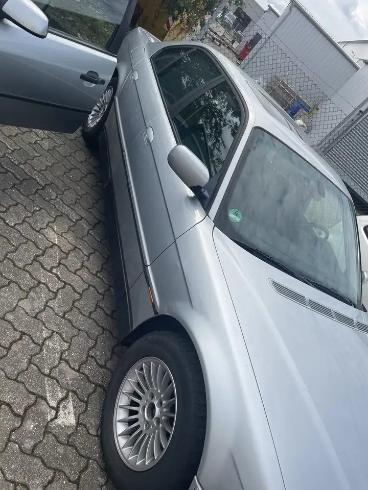 BMW 728iL, foto 2