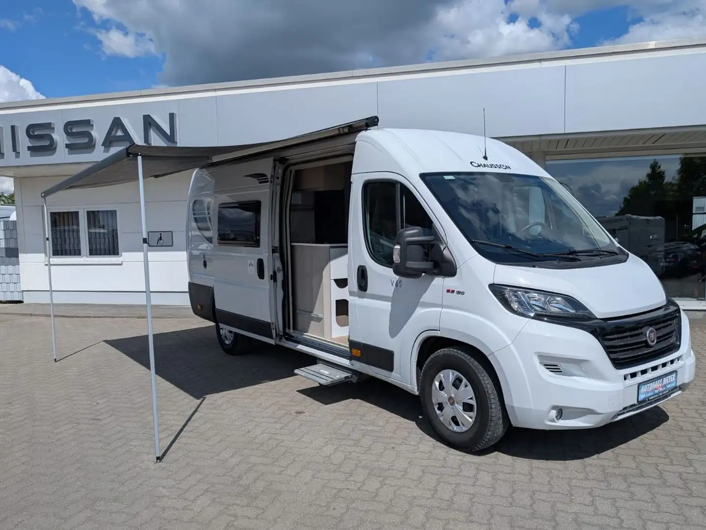 Chausson Twist V697, Längsbett, Markise, AHK, RFK Blanc - 1