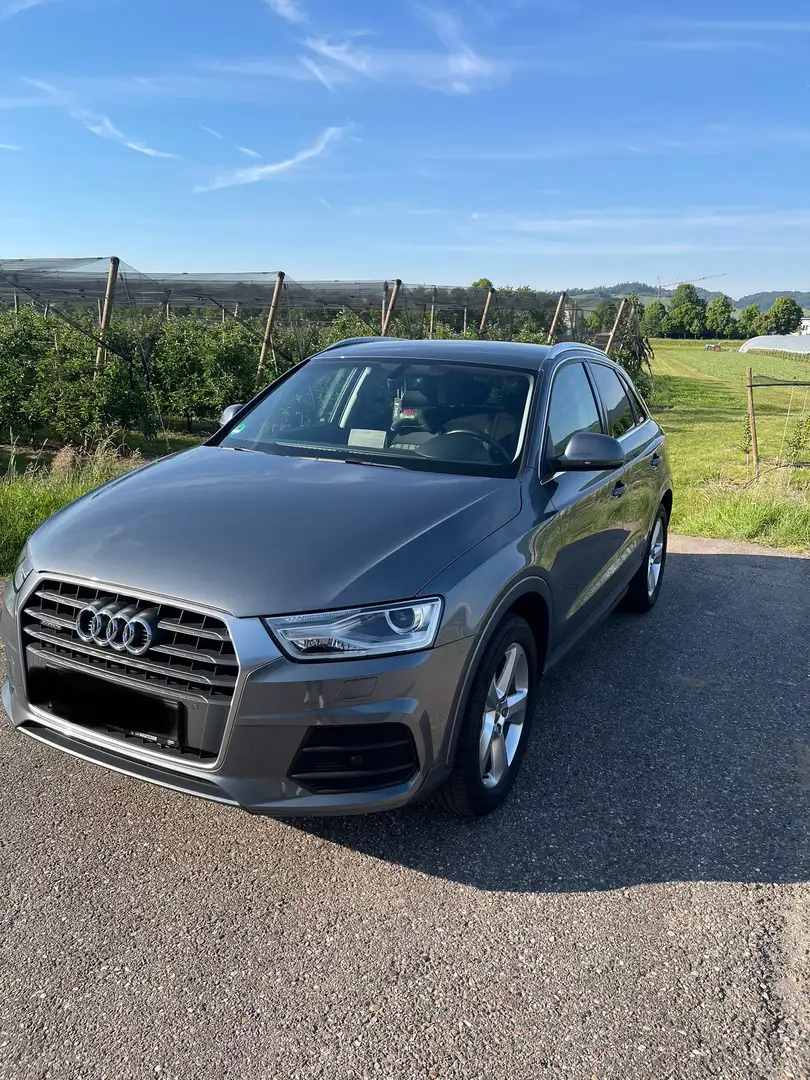 Audi Q3 2.0 TFSI quattro S tronic sport Grau - 2