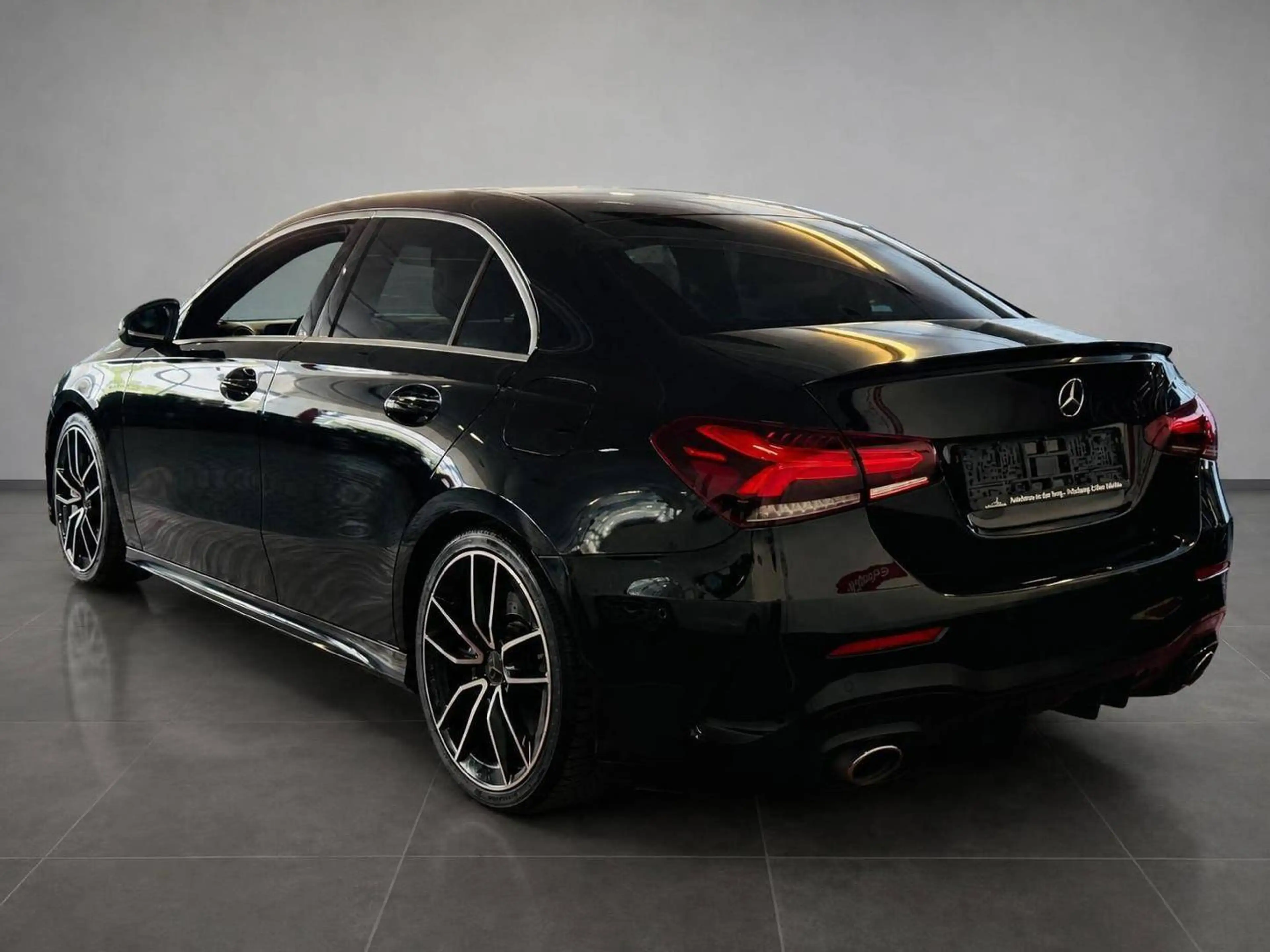Mercedes-Benz A 35 AMG A 35 AMG Lim. 4Matic//MultiBeam//Pano — photo 4