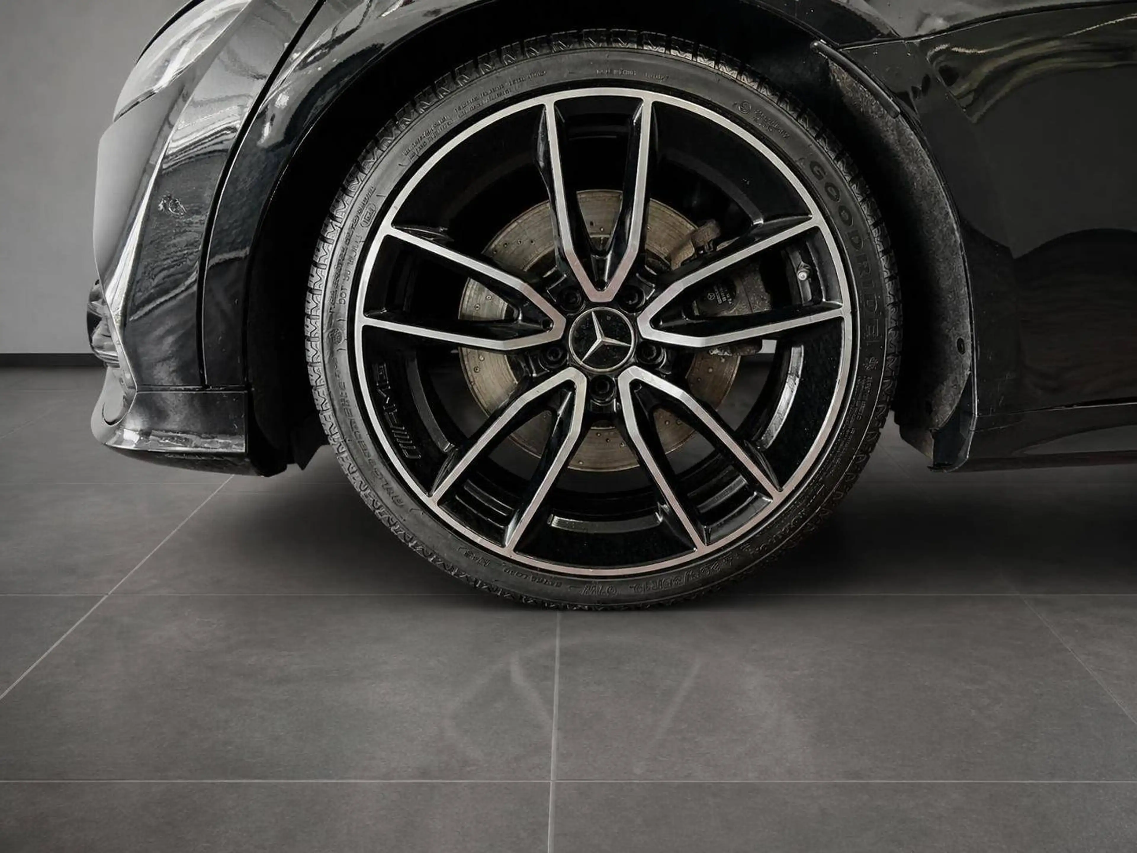 Mercedes-Benz A 35 AMG A 35 AMG Lim. 4Matic//MultiBeam//Pano — photo 9