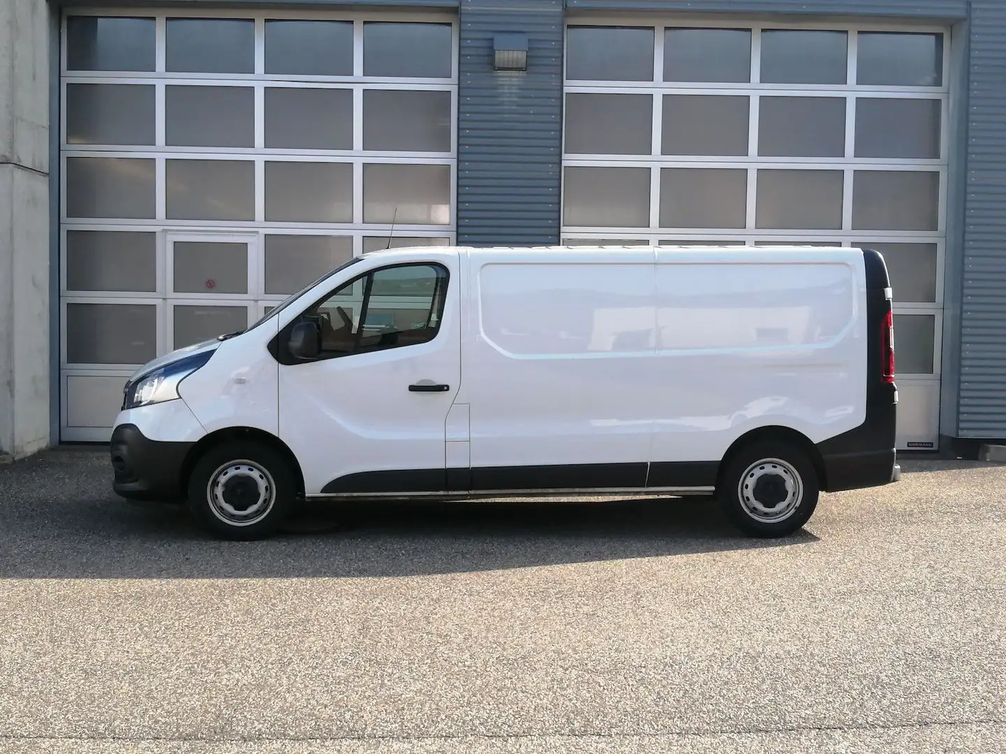 Renault Trafic L2H1 3,0t Komfort Klima Weiß - 2