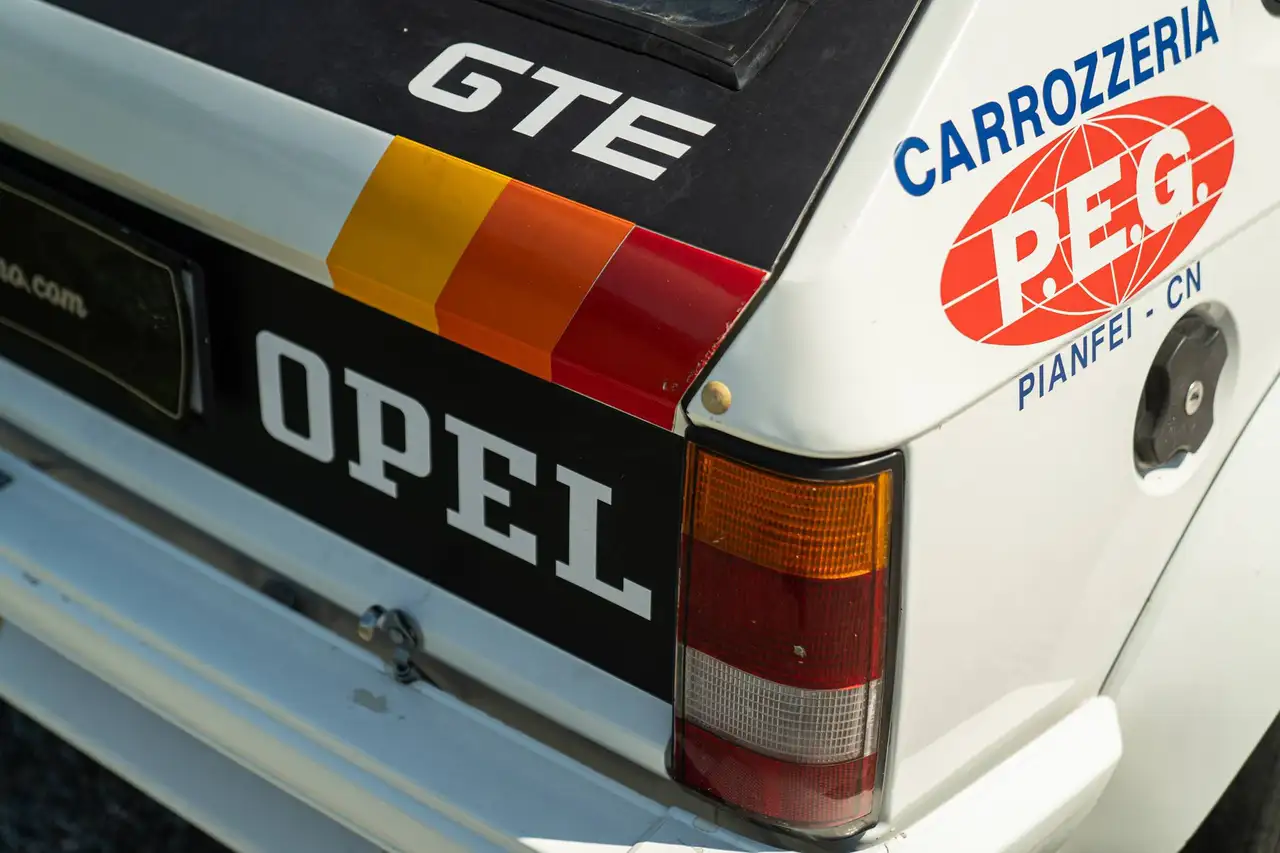 Opel Kadett GT/E, foto 4