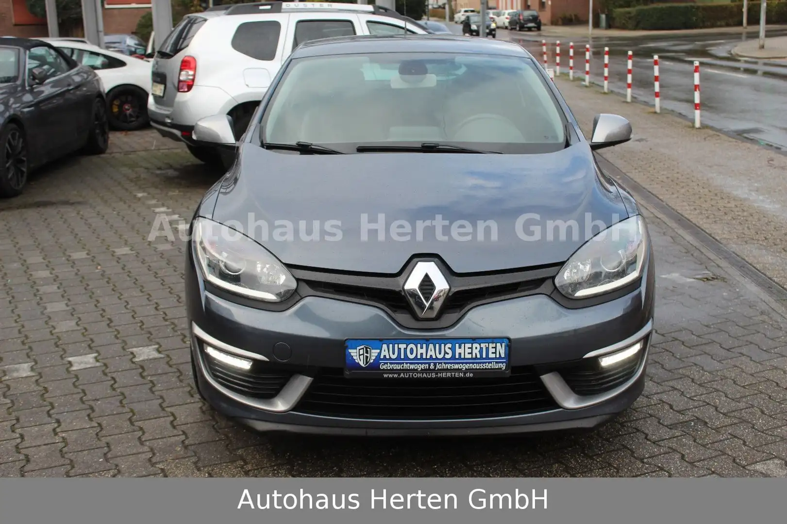 Renault Megane III 1.2 Coupe GT Line*LEDER*NAVI*LED*FACE Grau - 2