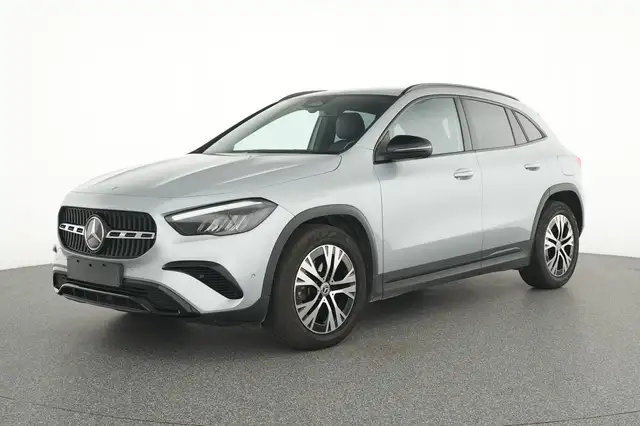 Mercedes-Benz GLA 180 180d Business Line