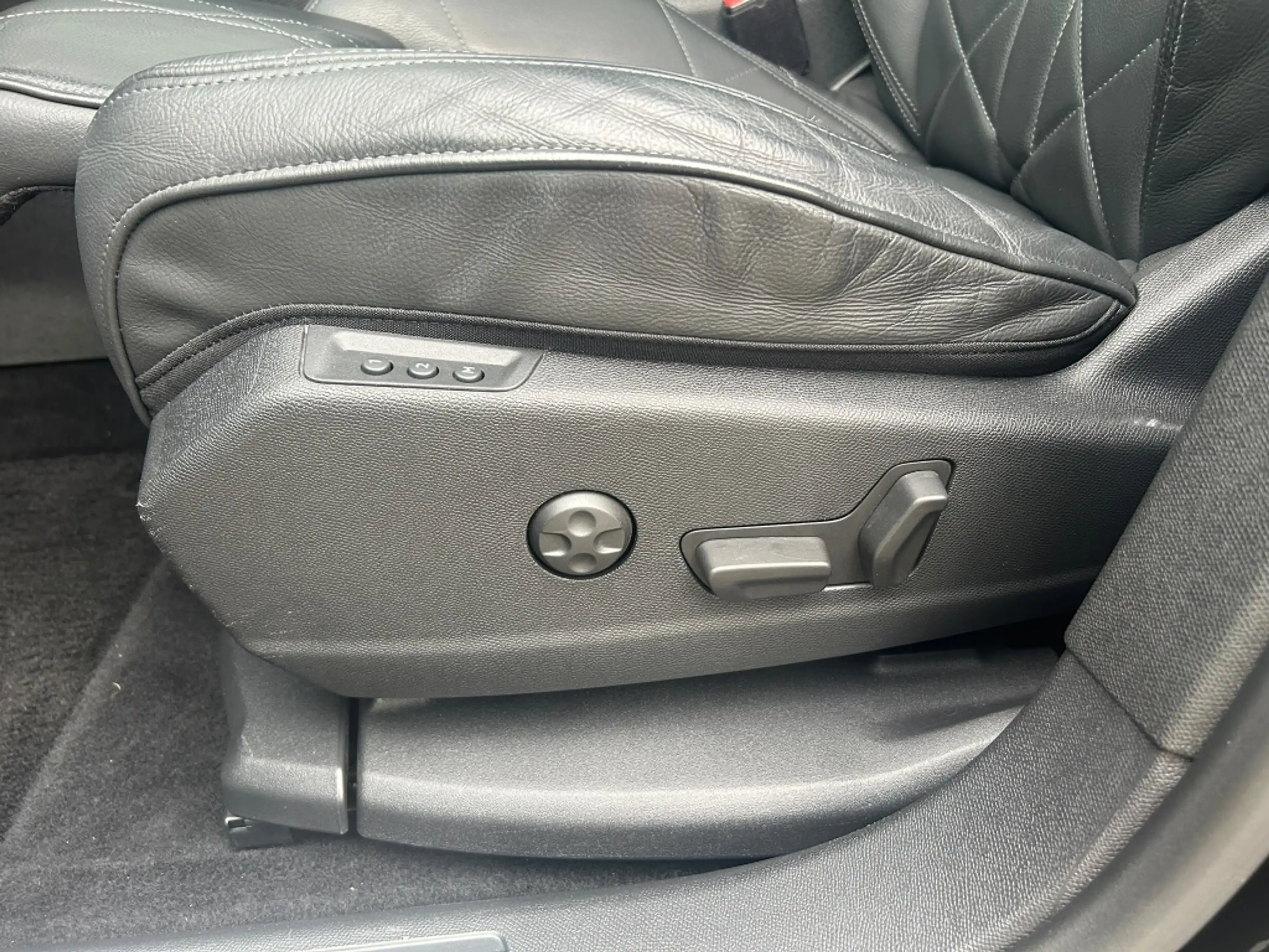 DS Automobiles DS 7 Crossback 1.6 PT Business — photo 9