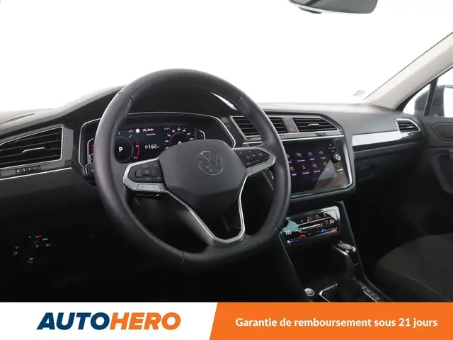 Volkswagen Tiguan view 12