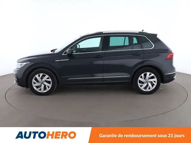 Volkswagen Tiguan view 3