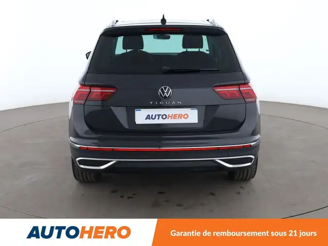 Volkswagen Tiguan view 5