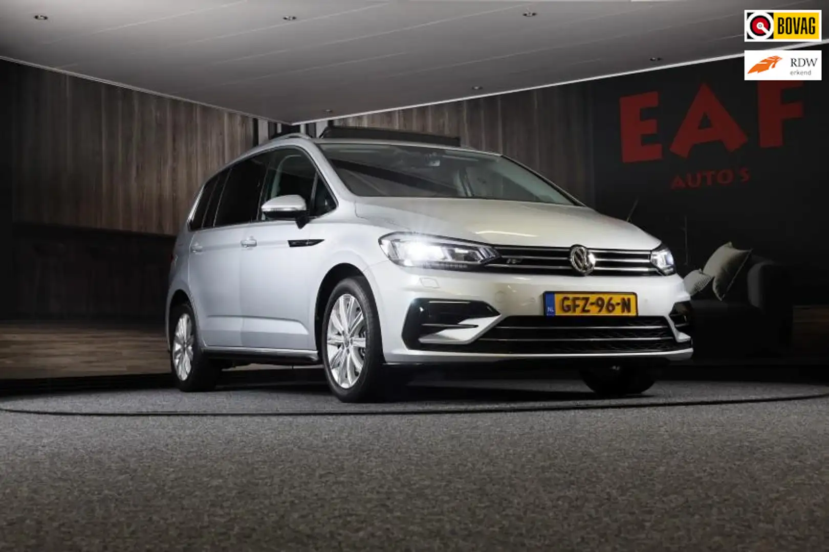 Volkswagen Touran 1.5 TSI R Line 7 Persoons / AUT / ACC / Navi / Cam Gris - 1