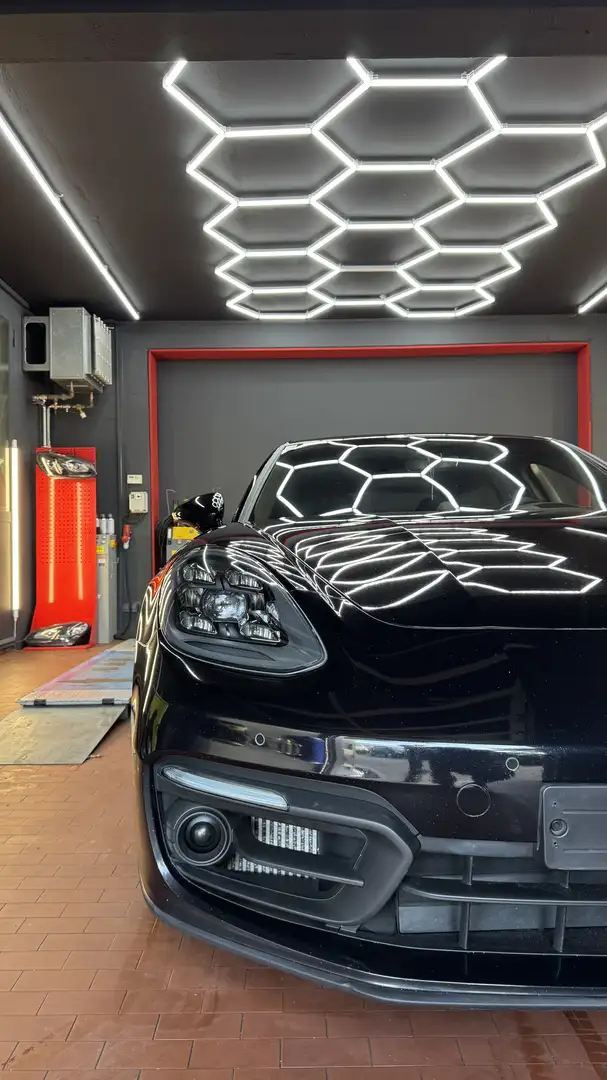 Porsche Panamera 4 E-Hybrid PHEV Sport Turismo Aut. Schwarz - 2