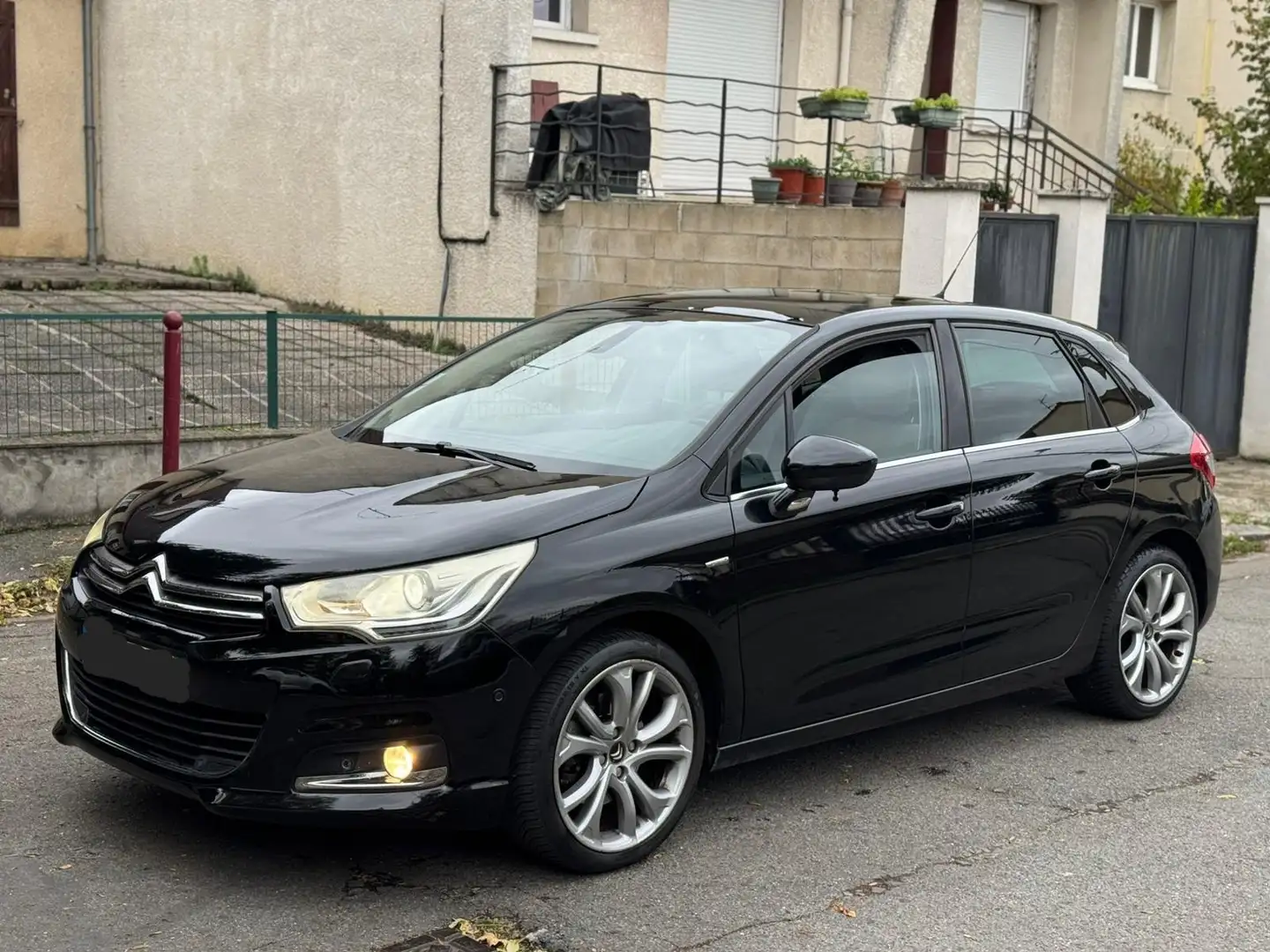 Citroen C4 HDi 150 Exclusive + - 1