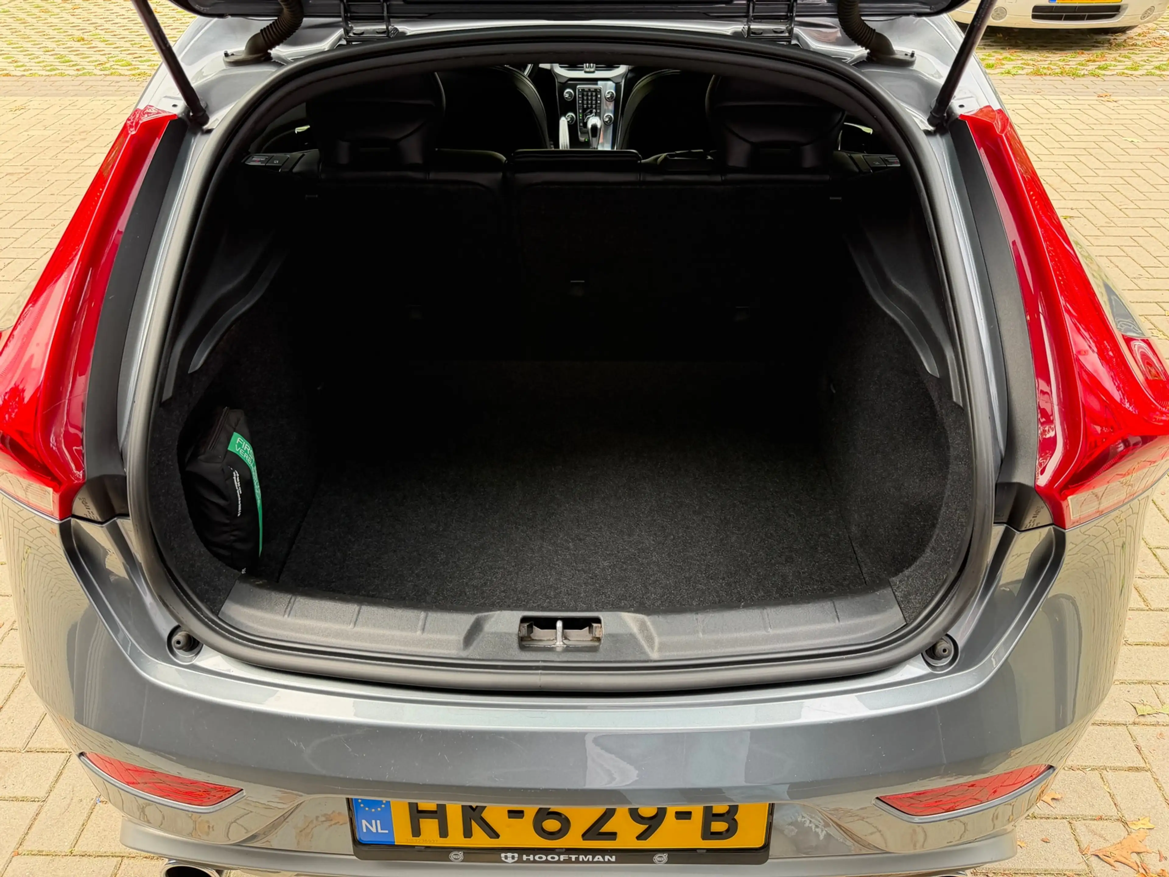 Volvo V40 2.0 D2 R-Design Business — photo 19