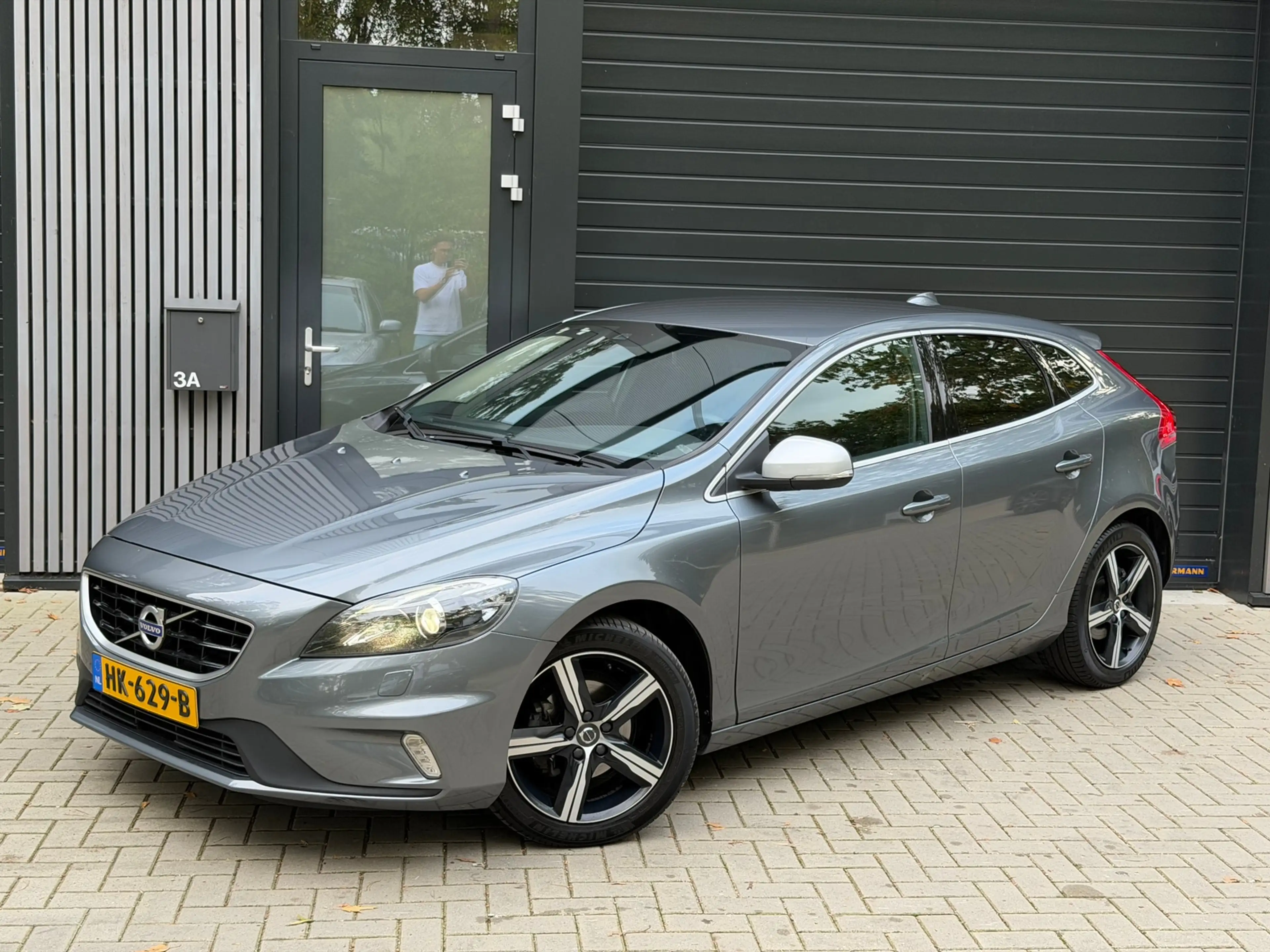 Volvo V40 2.0 D2 R-Design Business — photo 3