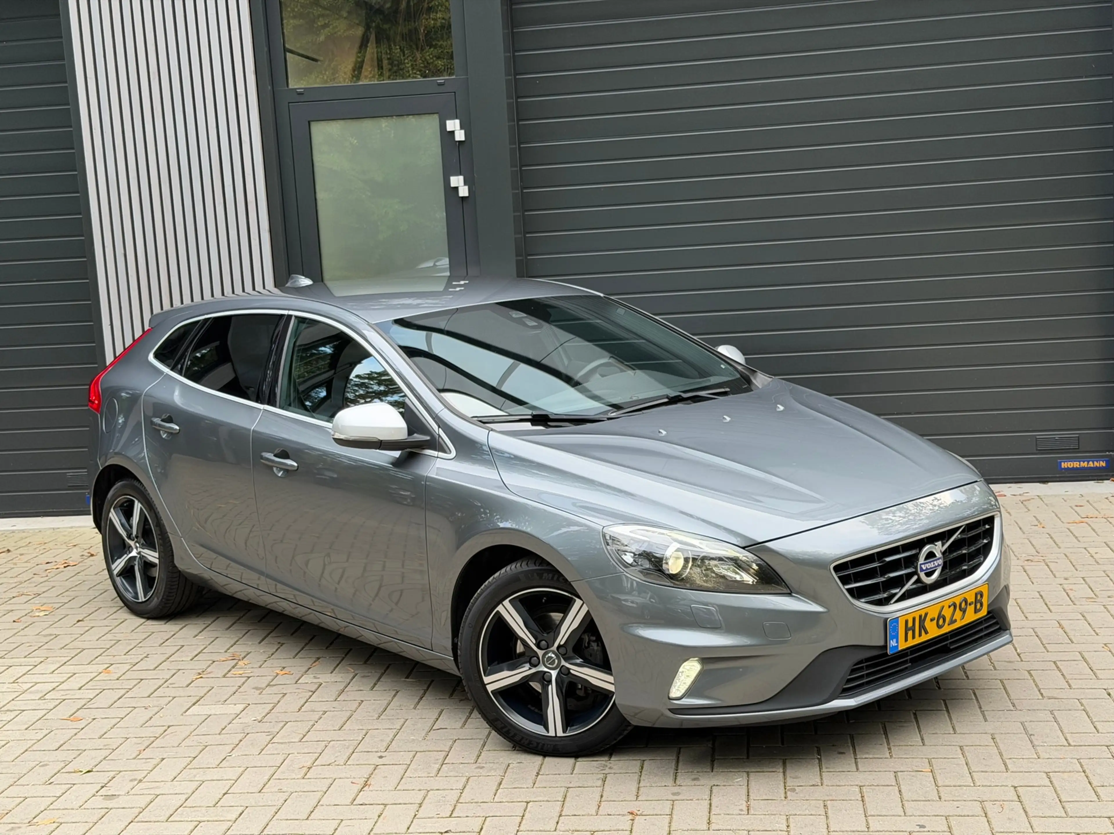 Volvo V40 2.0 D2 R-Design Business