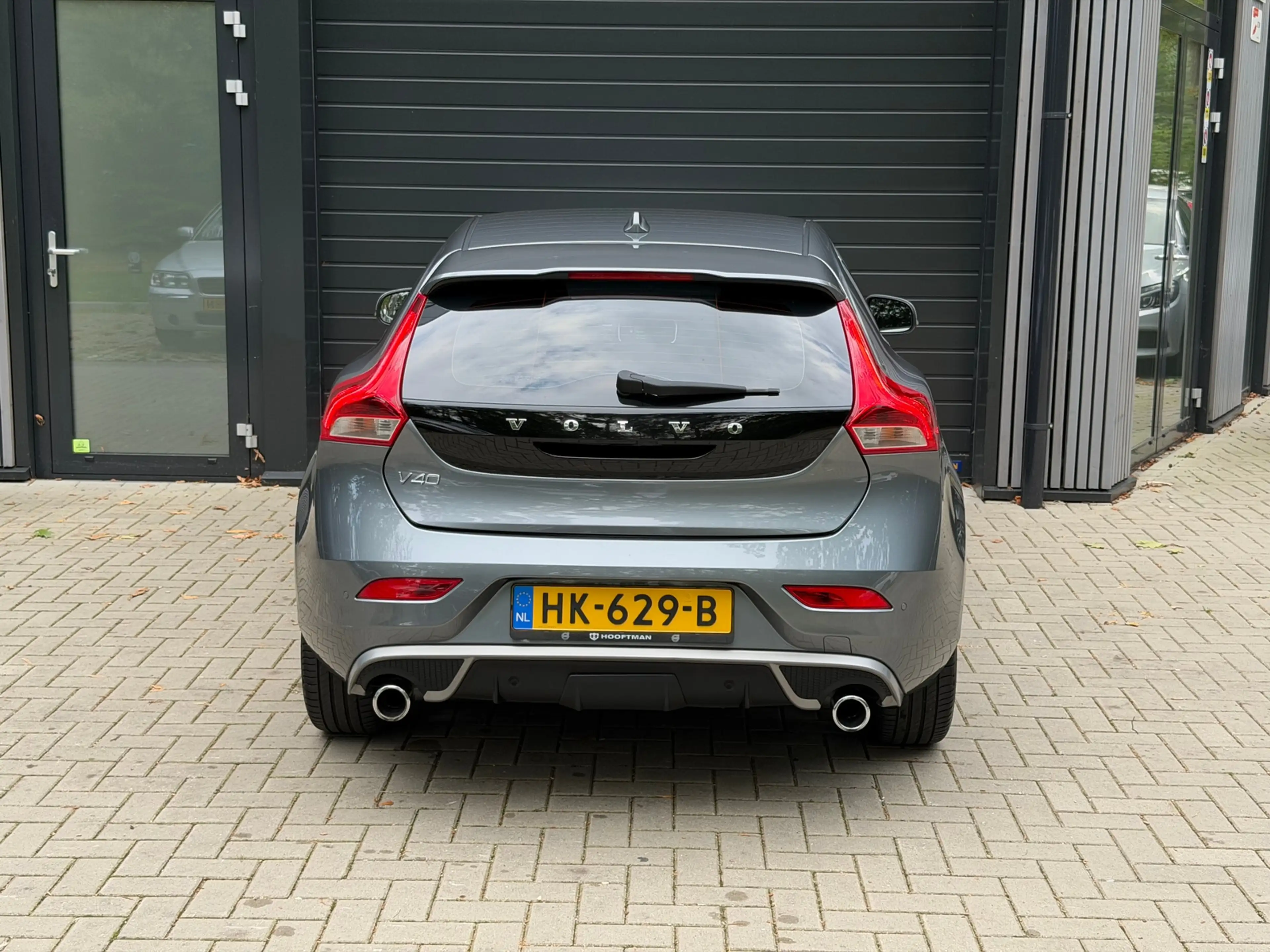 Volvo V40 2.0 D2 R-Design Business — photo 6