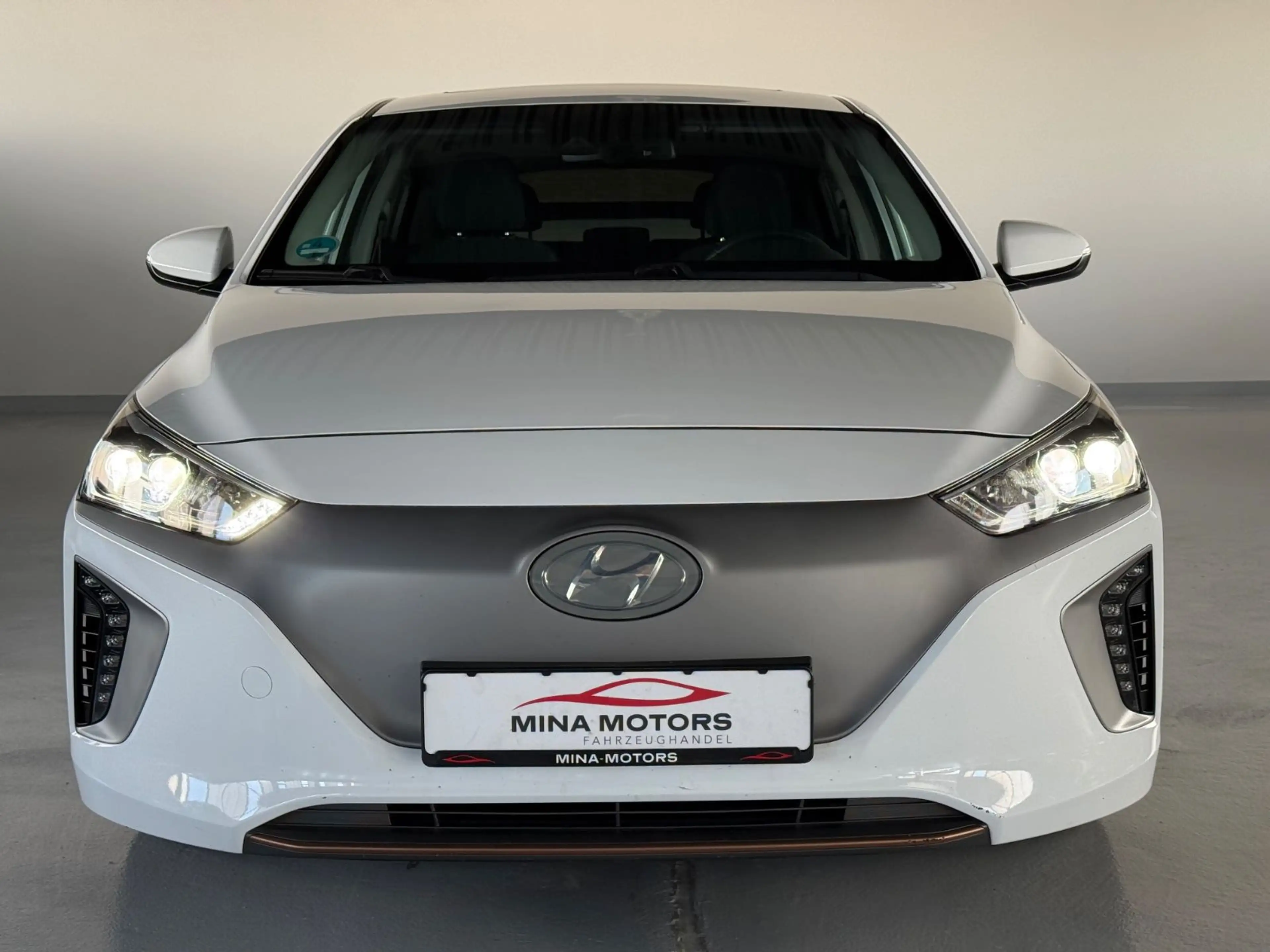 Hyundai IONIQ Ioniq Style Elektro SOH Schiebdach — photo 2
