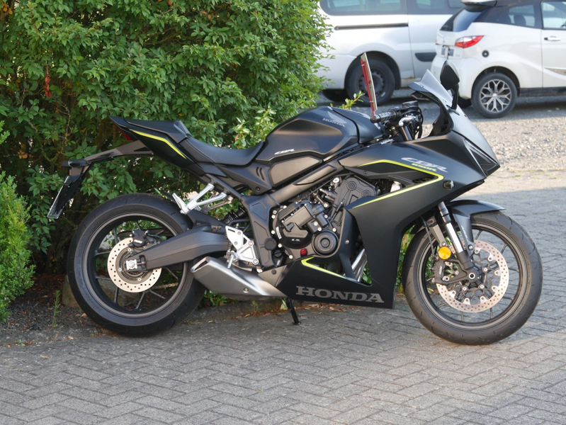 Honda CBR 650 R  mit E- Clutch — photo 3