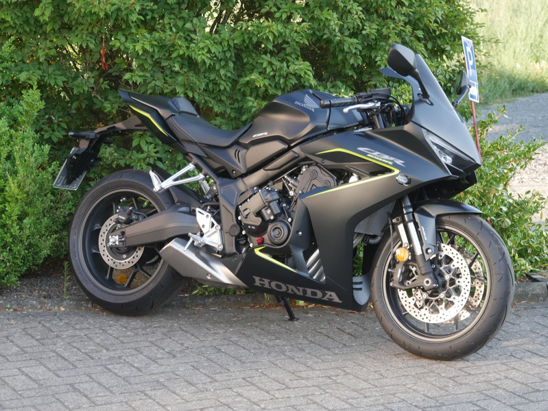 Honda CBR 650 R  mit E- Clutch