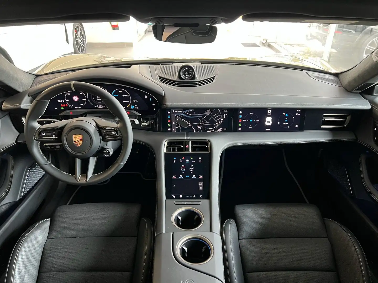 Porsche Taycan GTS Hockenheim Burmester Sunshine Fond-TV Groen - 2