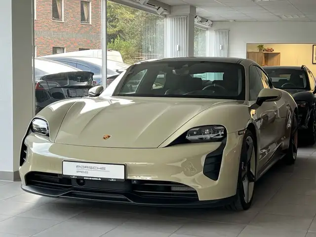 Porsche Taycan GTS Hockenheim Burmester Sunshine Fond-TV