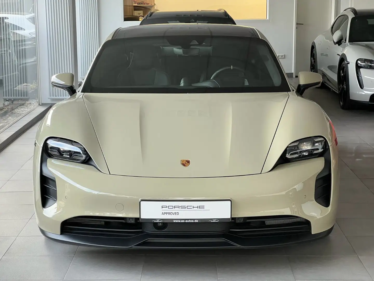 Porsche Taycan GTS Hockenheim Burmester Sunshine Fond-TV Groen - 1