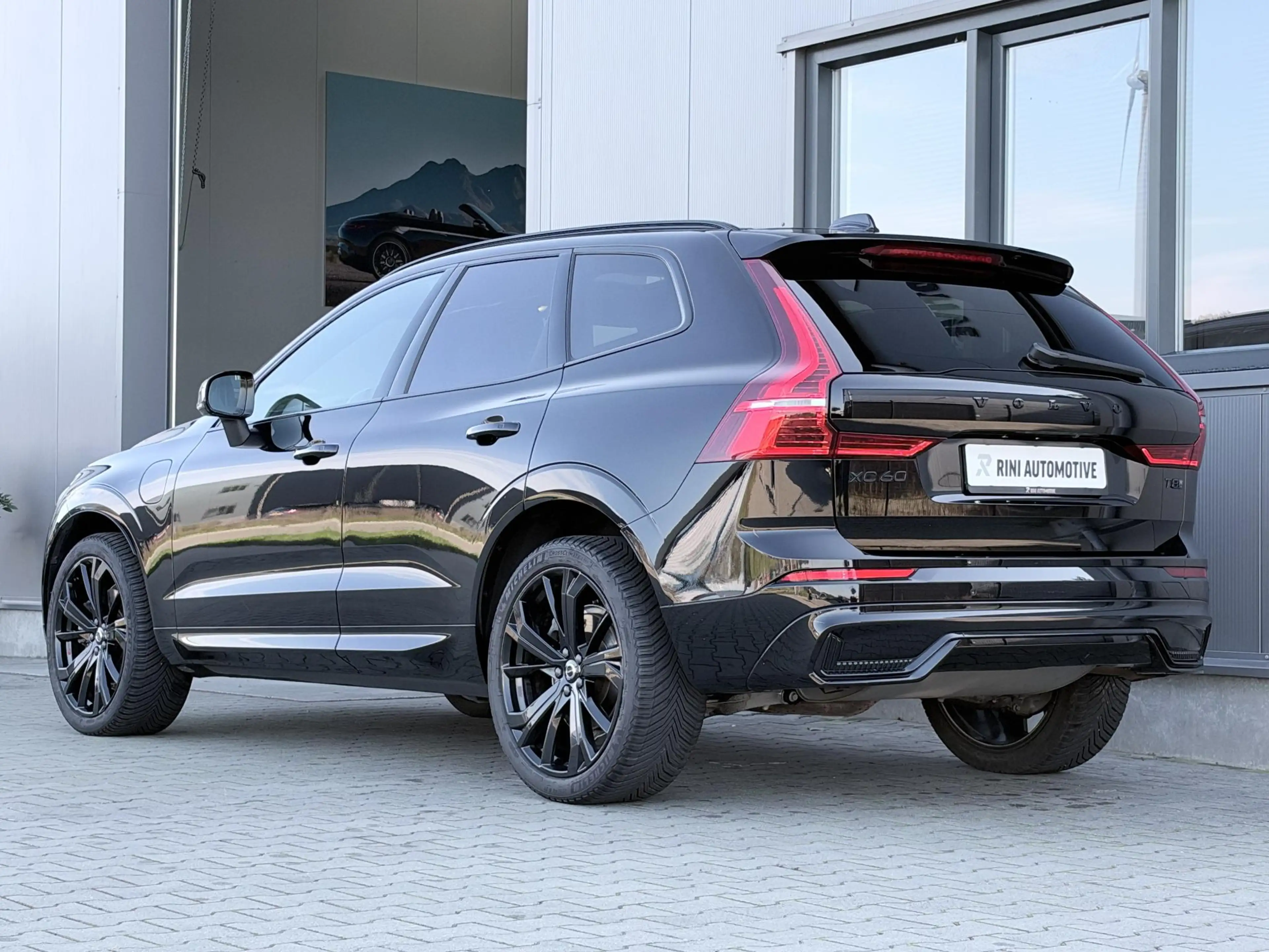Volvo XC60 2.0 T8 Plug-in hybrid AWD Plus Black Edition 455 P — photo 10