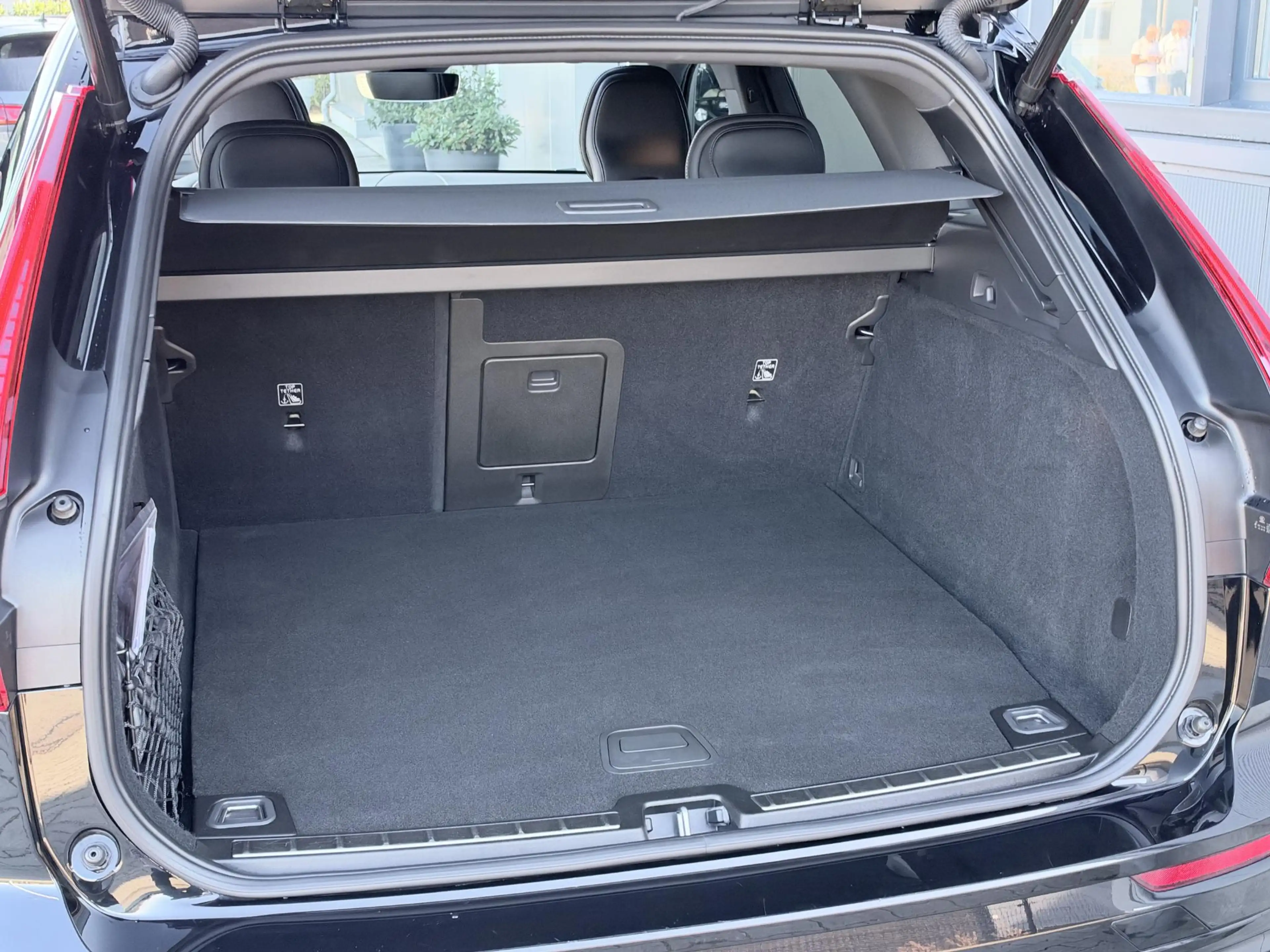 Volvo XC60 2.0 T8 Plug-in hybrid AWD Plus Black Edition 455 P — photo 21