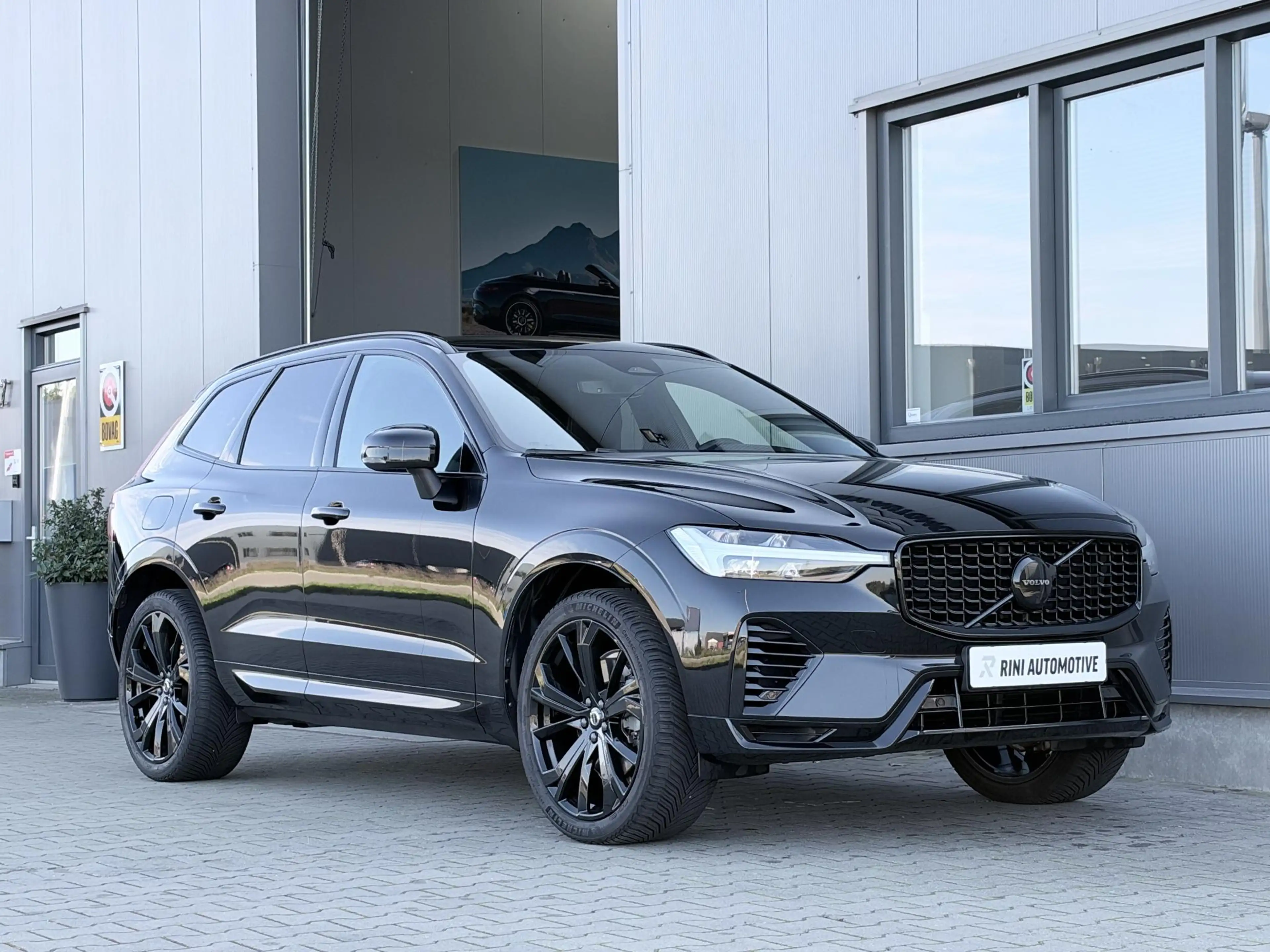 Volvo XC60 2.0 T8 Plug-in hybrid AWD Plus Black Edition 455 P — photo 12