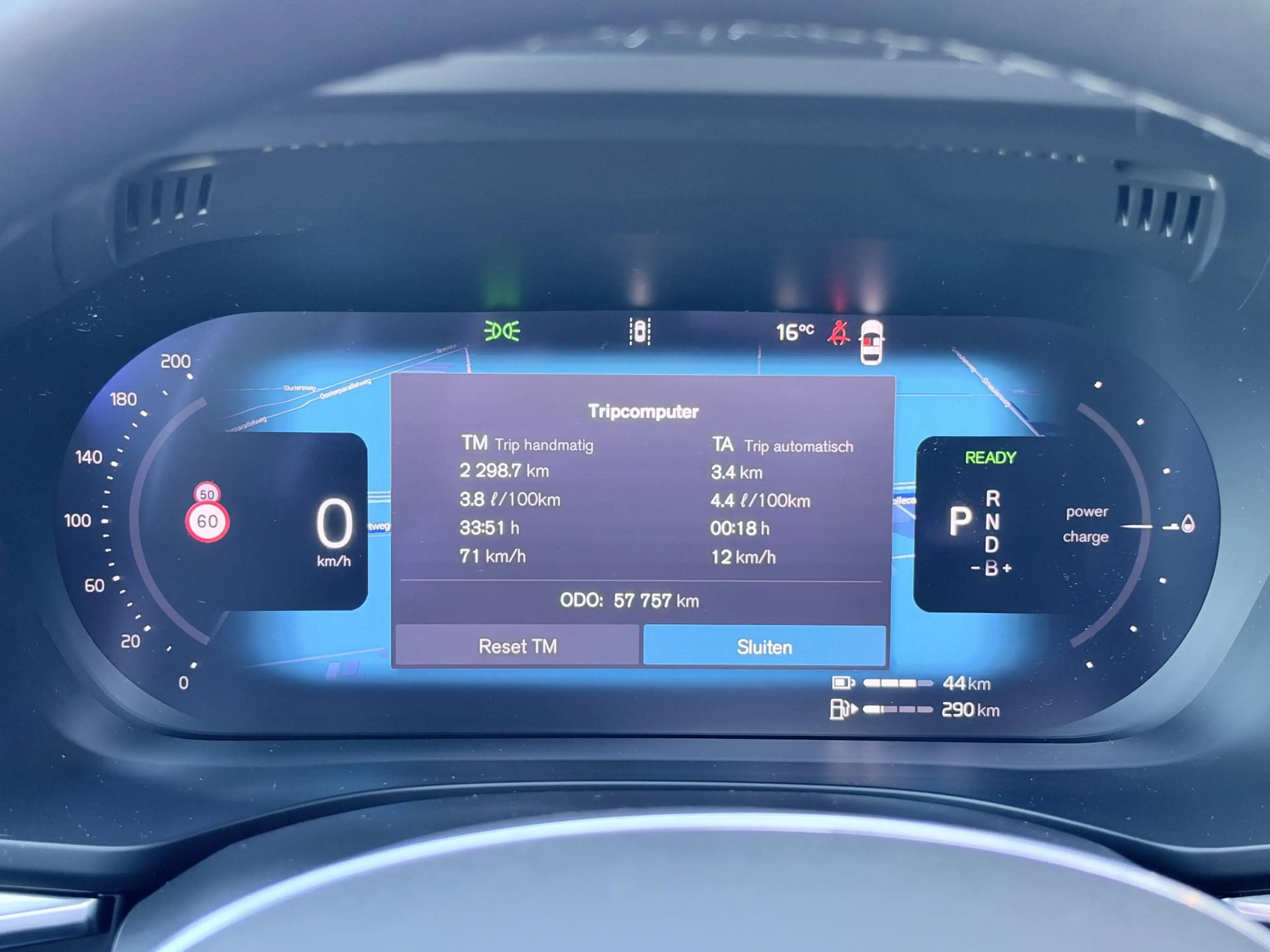 Volvo XC60 2.0 T8 Plug-in hybrid AWD Plus Black Edition 455 P — photo 6