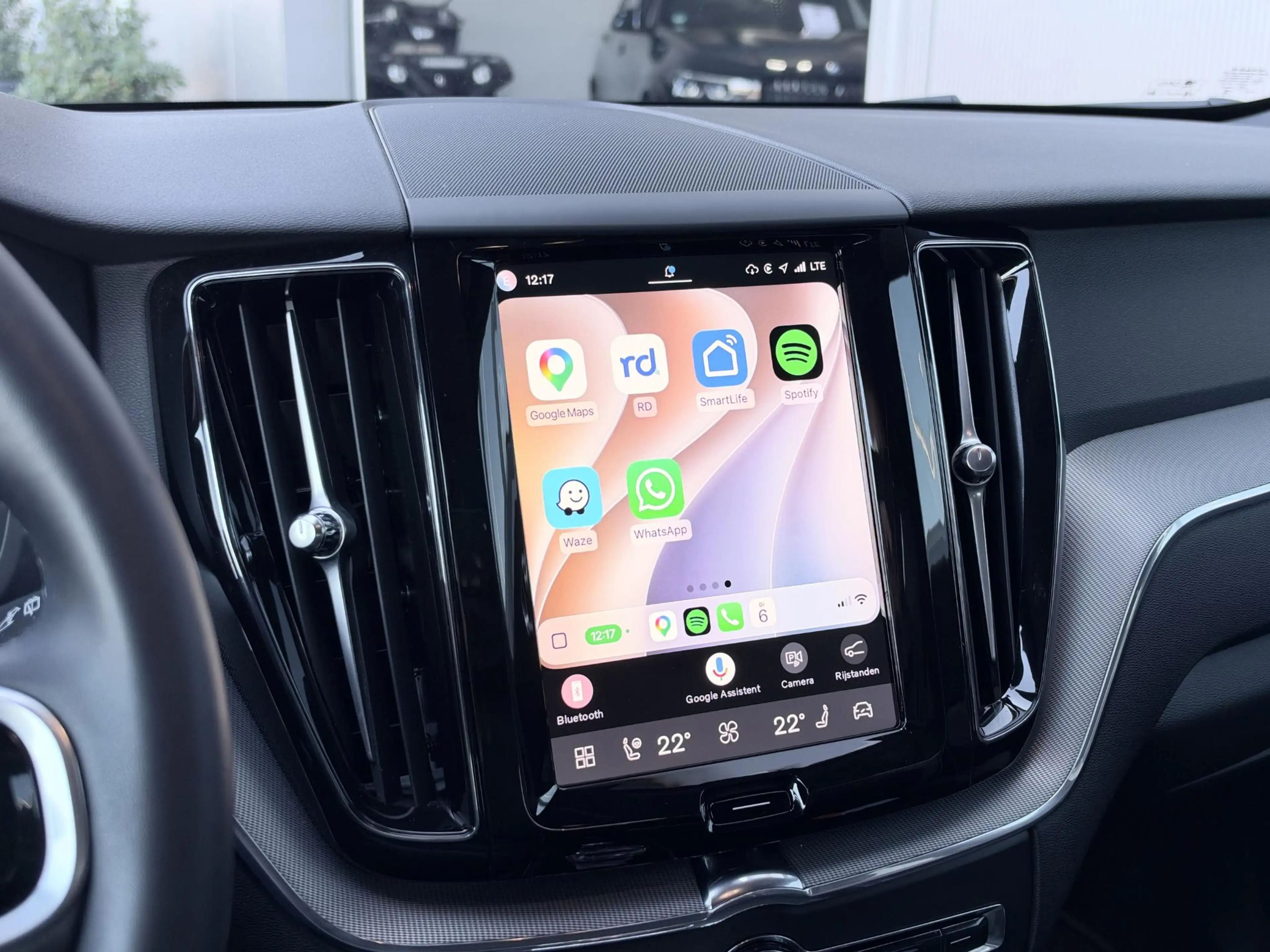 Volvo XC60 2.0 T8 Plug-in hybrid AWD Plus Black Edition 455 P — photo 9