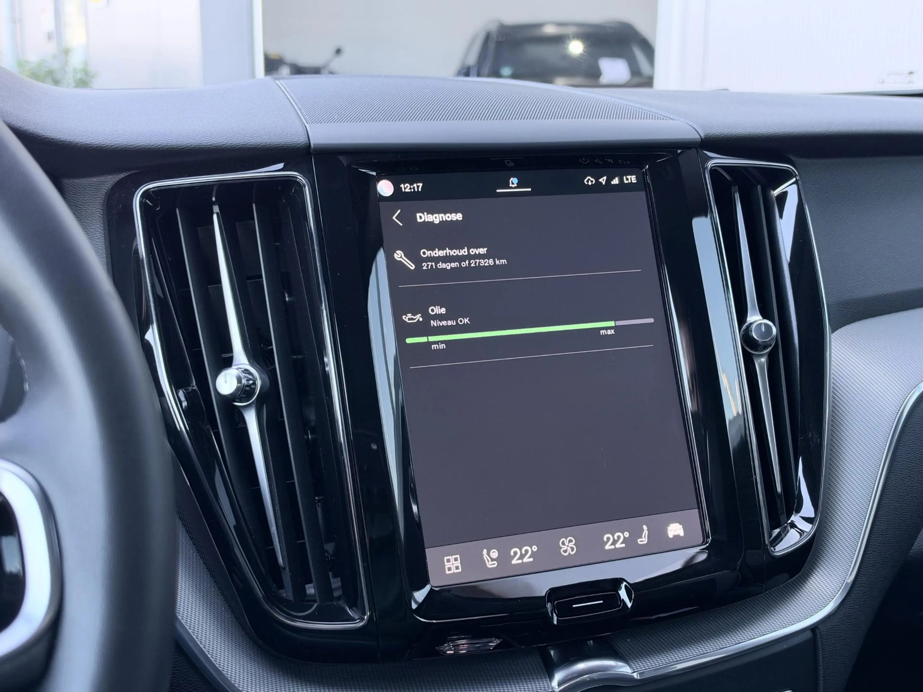 Volvo XC60 2.0 T8 Plug-in hybrid AWD Plus Black Edition 455 P — photo 19