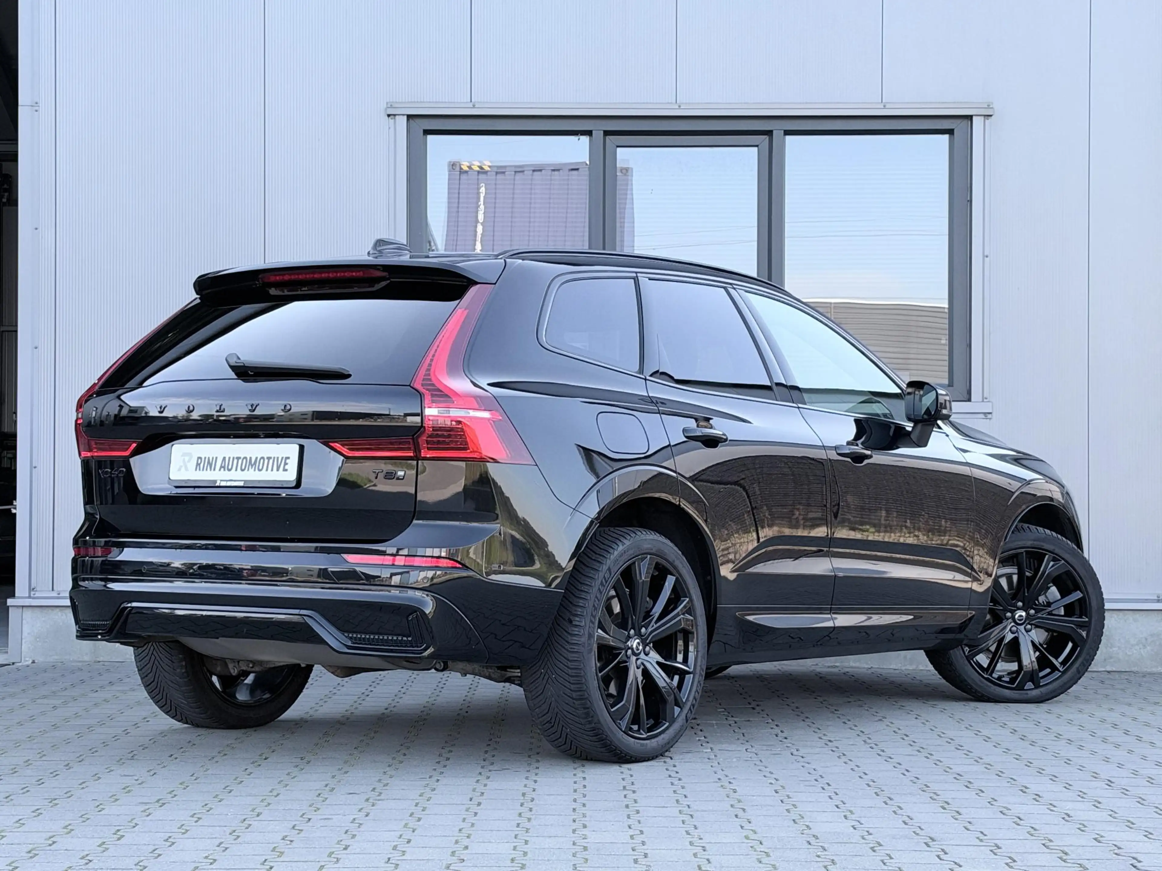 Volvo XC60 2.0 T8 Plug-in hybrid AWD Plus Black Edition 455 P — photo 24