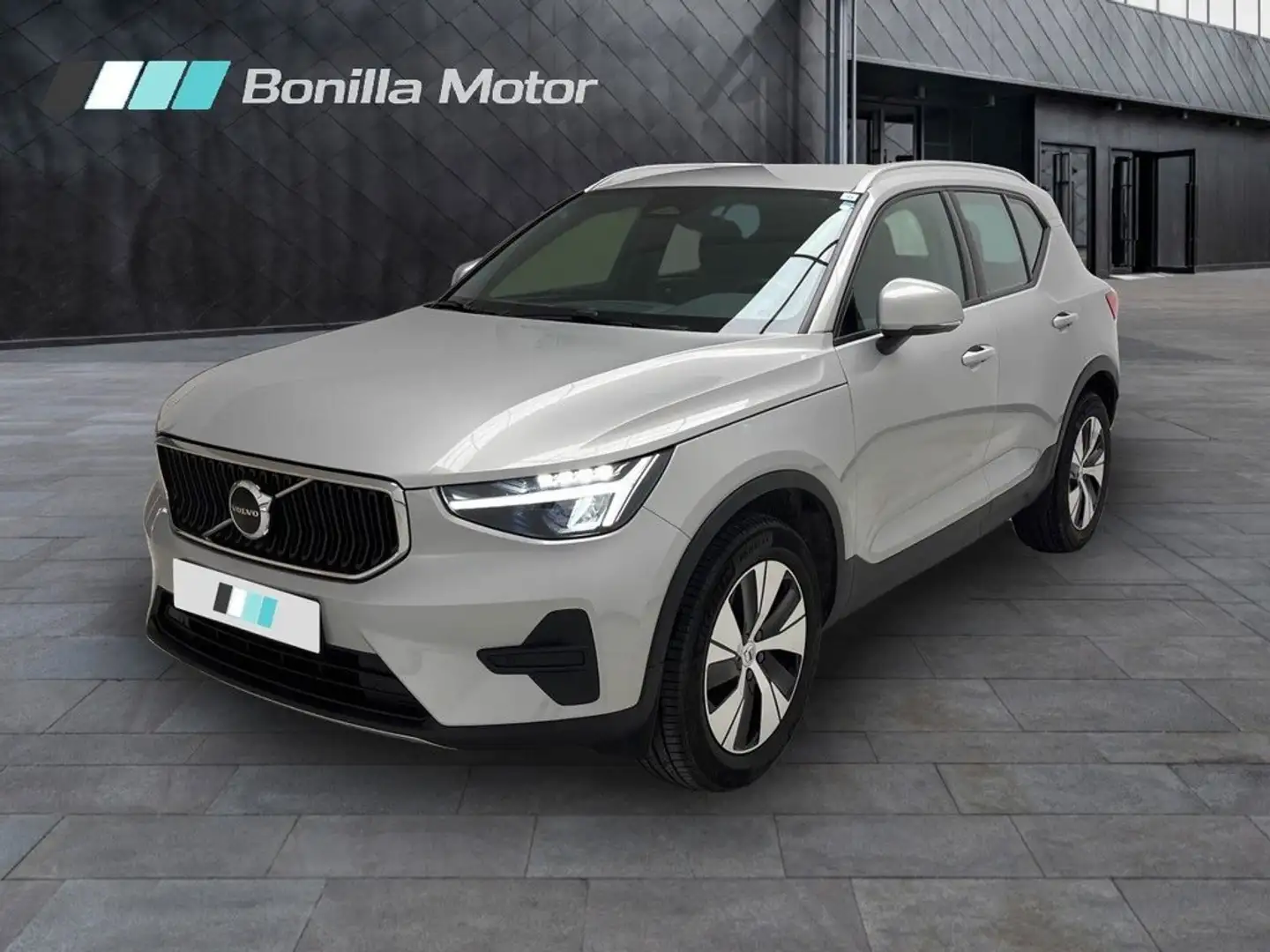 Volvo XC40 B3 Core Aut. Gris - 1