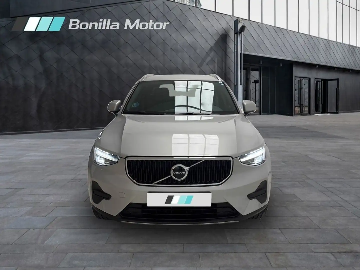 Volvo XC40 B3 Core Aut. Gris - 2