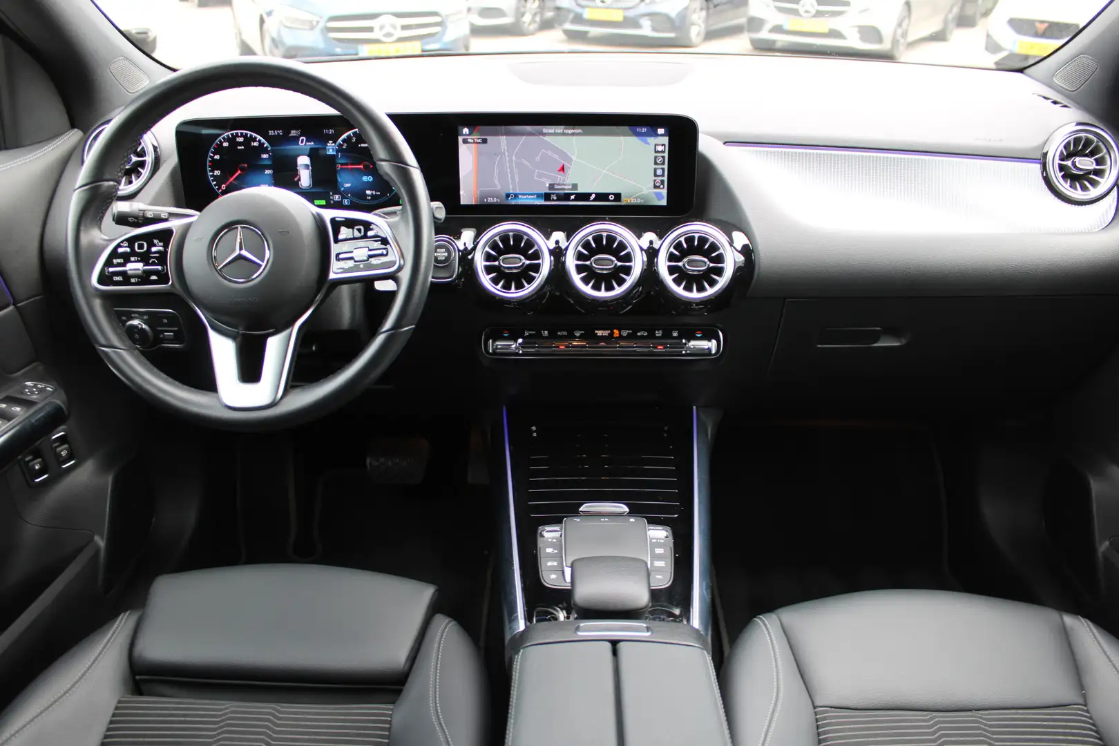 Mercedes-Benz GLA 250 250e Luxury Limited DISTRONIC SFEER KEY-LESS GO TR Zwart - 2
