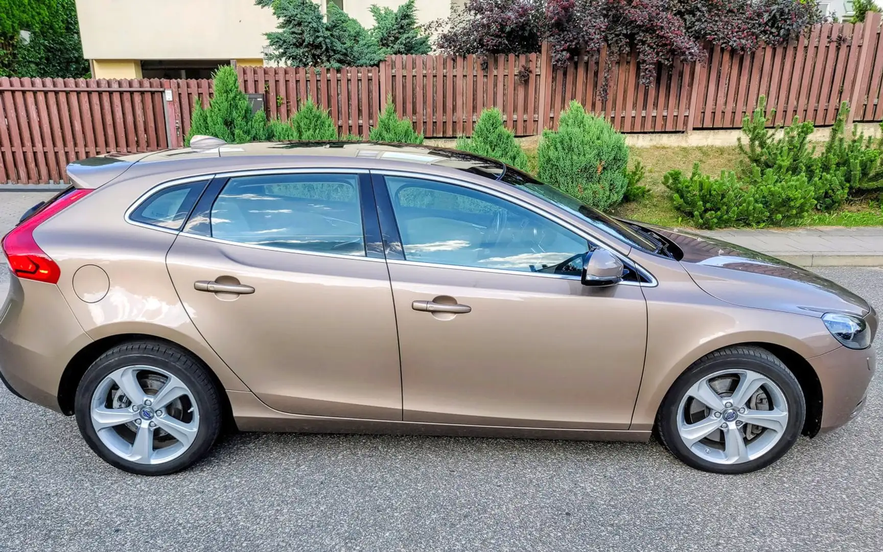 Volvo V40 V40 2.0 D3 Summum Geartronic Bronce - 1