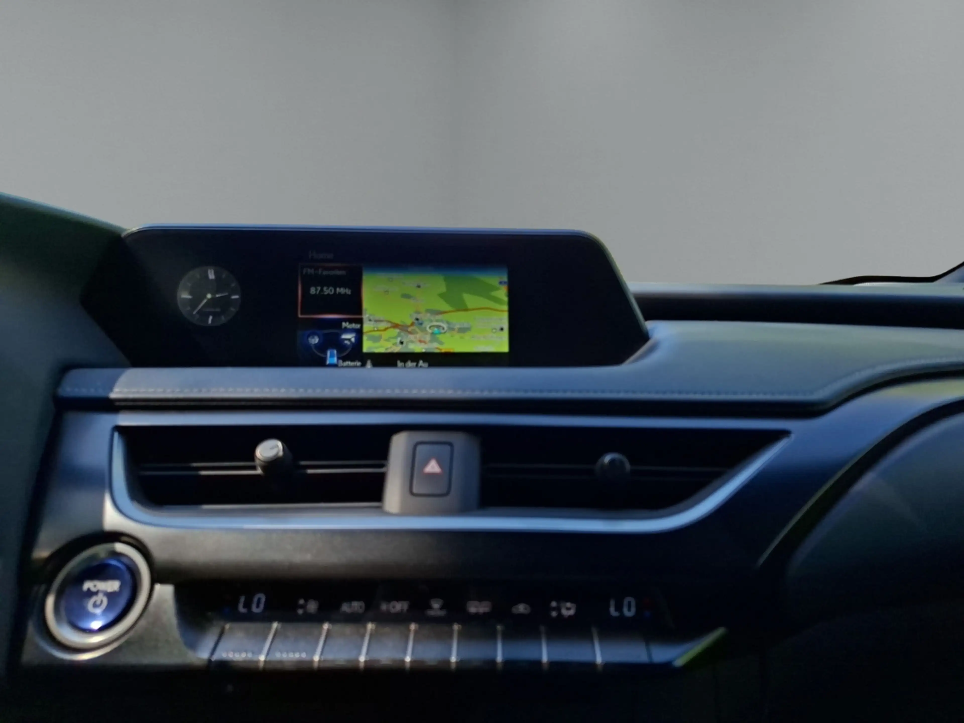 Lexus UX 250h Style Edition Navi LED ACC Apple CarPlay Android A — photo 15