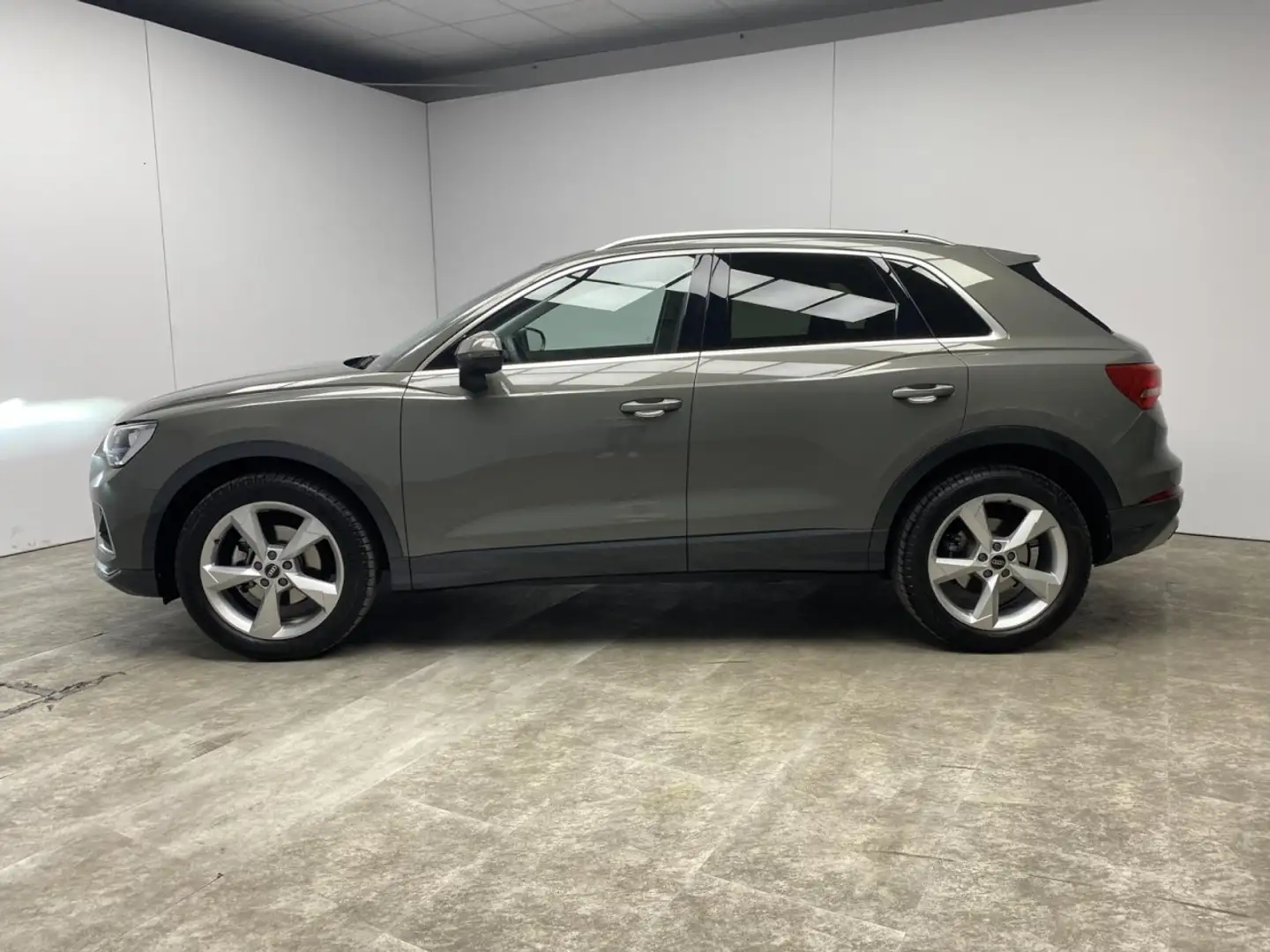 Audi Q3 35 TFSI advanced S-tronic Klima Navi Einparkhilfe Grigio - 2