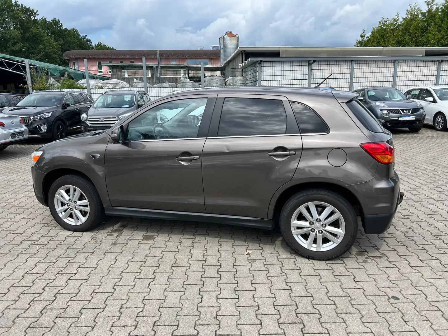 Mitsubishi ASX Edition 2WD *TÜV *AHK Marrone - 2