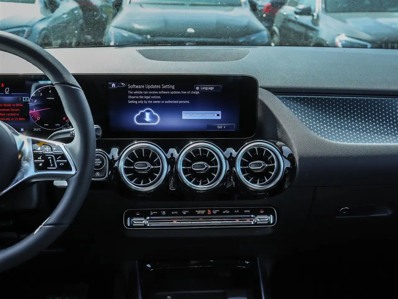Mercedes-Benz GLA снимка Mercedes-Benz GLA