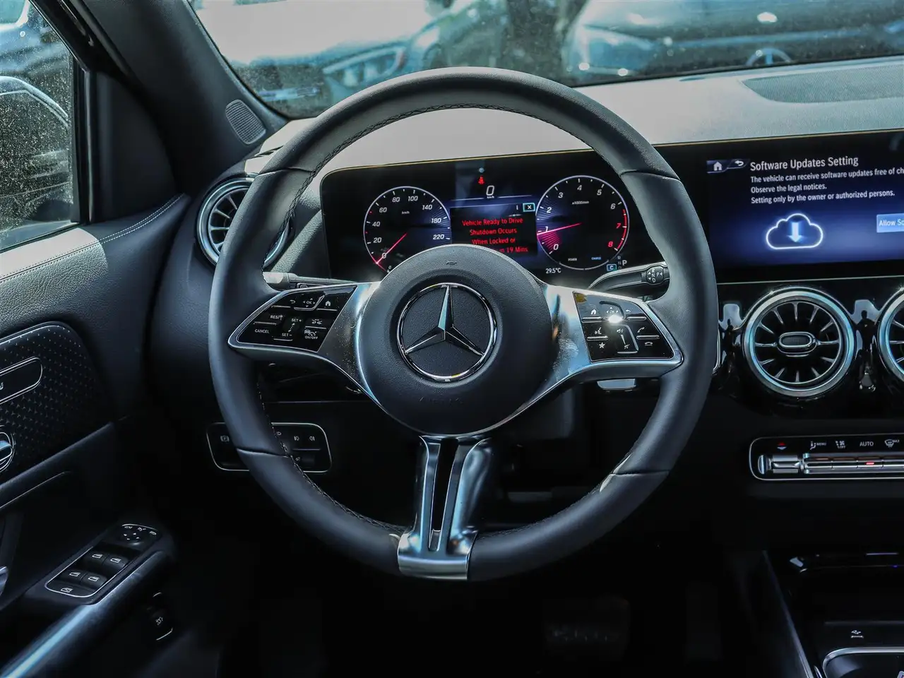 Mercedes-Benz GLA снимка Mercedes-Benz GLA