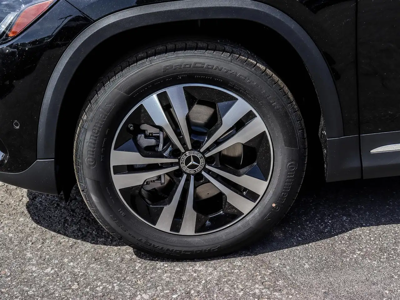 Mercedes-Benz GLA снимка Mercedes-Benz GLA