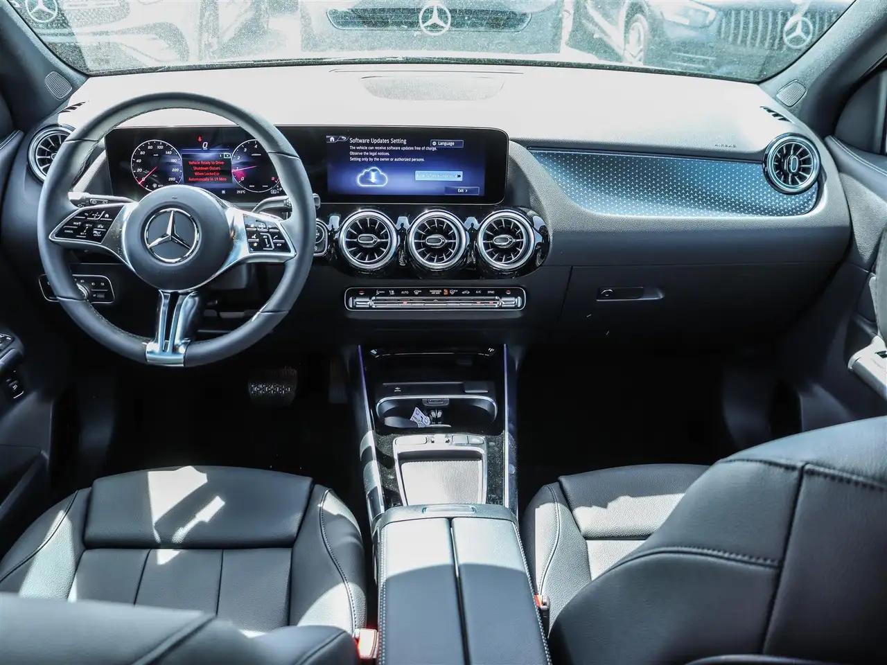 Mercedes-Benz GLA снимка Mercedes-Benz GLA